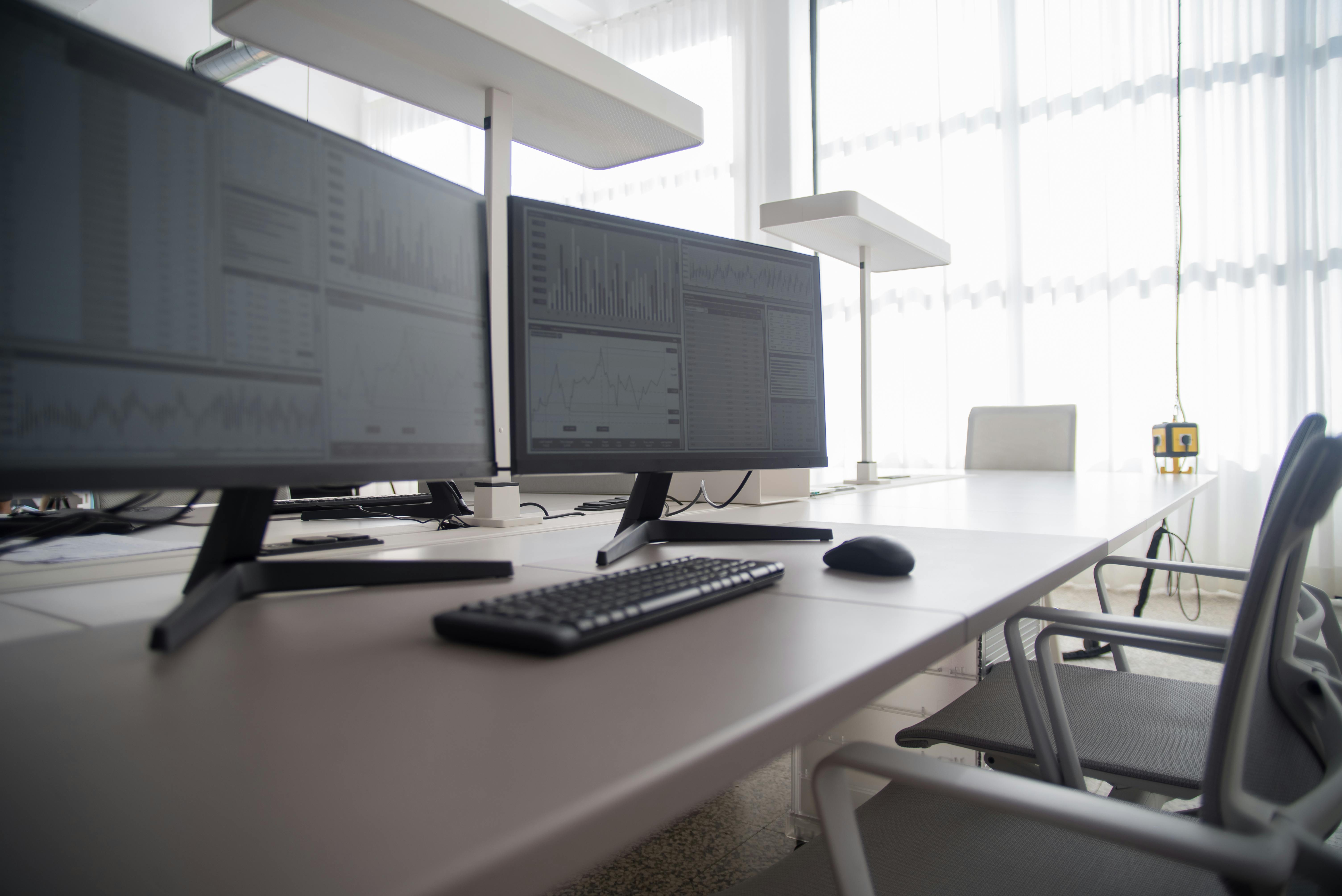 Büroorganisation Berlin – moderner Büroarbeitsplatz